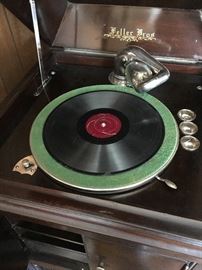 Fuller Bros. Victrola; tons of 78s