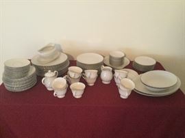 Silhouette Fine China by Syracuse China  https://www.ctbids.com/#!/description/share/7376