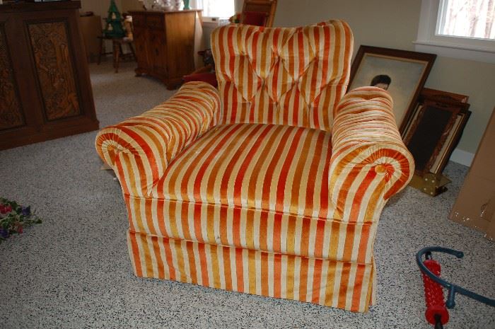 Mid-century modern velour cushioned chair