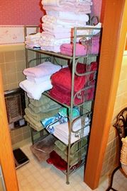 Iron shelf and bath towels