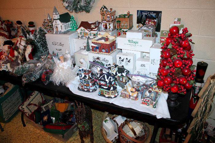 Dept. 56 Snow Village buildings and accessories