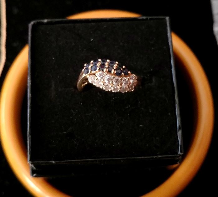 14k yellow gold - sapphire and diamonds ring
