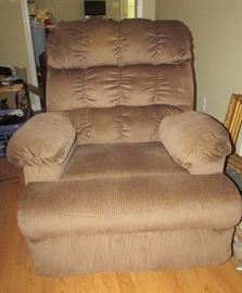 Oversized recliner