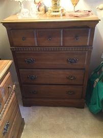Chest of drawers, matches dresser