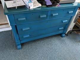Wood chest