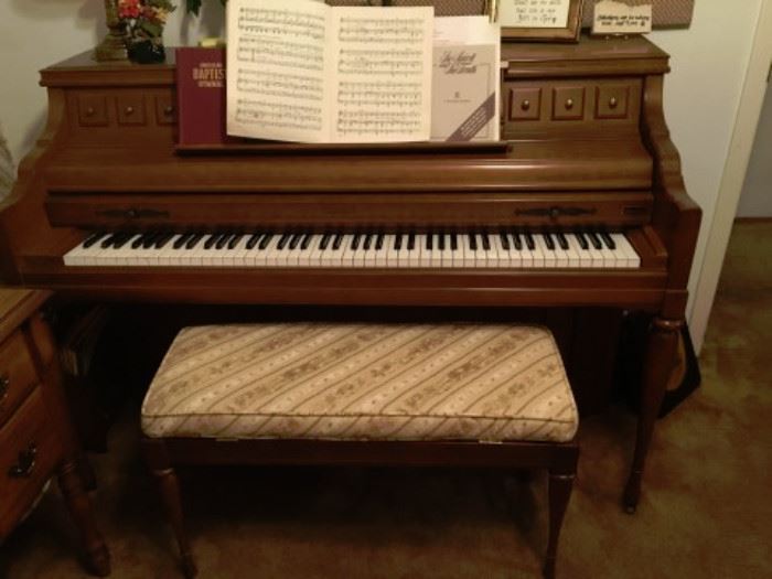 Kimball Spinet Piano.  Needs to be tuned.