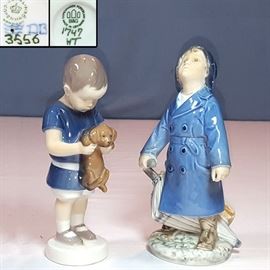 Figurines BG Boy With Puppy Will It Rain