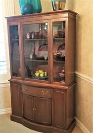 Beautiful Mahogany China Cabinet/Hutch
