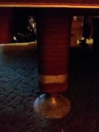 leg on pool table