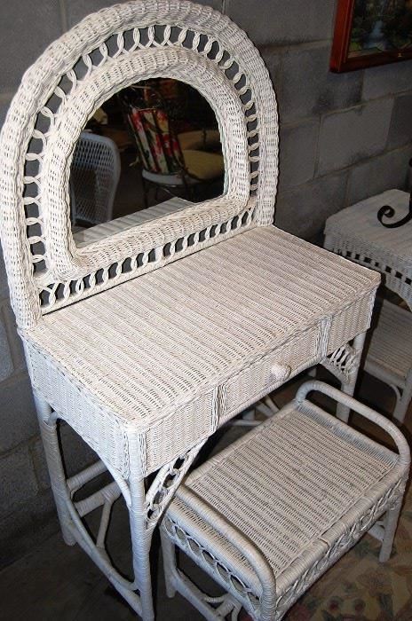 Wicker Dressing Table with Bench