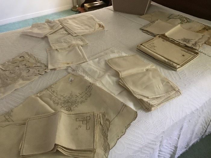 Cloth and napkin linen sets