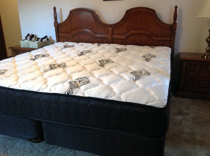 Doctors choice king size mattress Clean like new