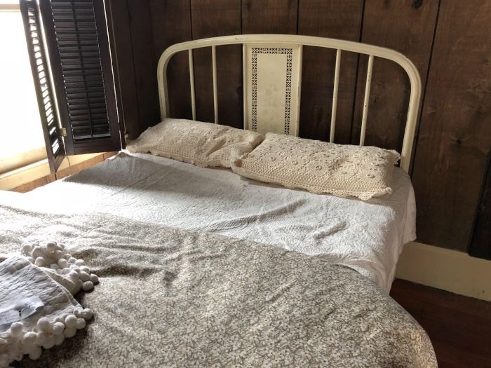 Metal bed with footboard to match