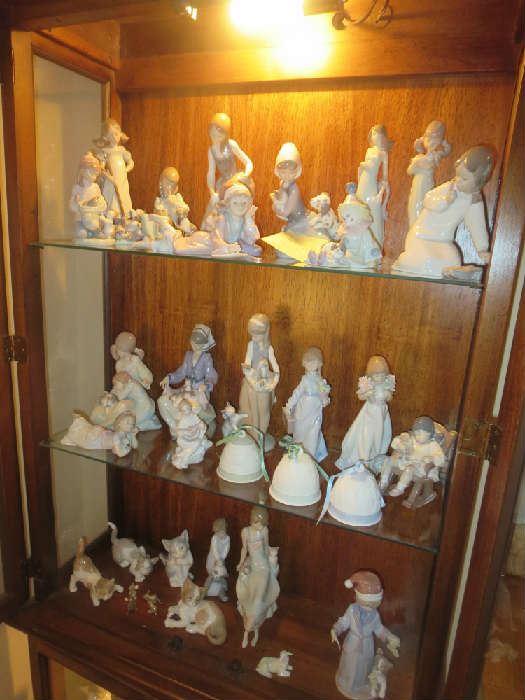 LLADROLOTS OF IT ALL PRICED TO SELL  