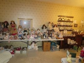 DOLLS. DOLLS AND MORE DOLLS. THE IS THE DOLL COLLECTORS SHOW