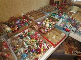 1000S OF CHRISTMAS ORNAMENTS SHINY BRITE, CHRISOPHER RADKO