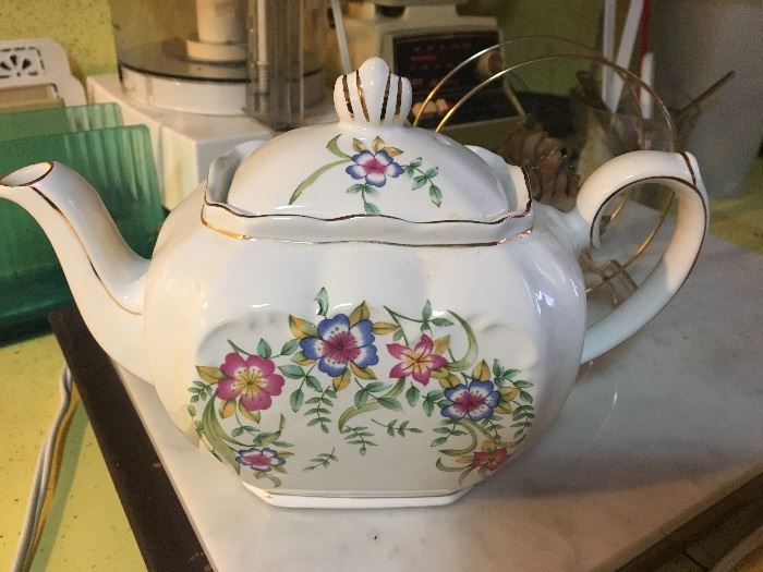 windsor  tea pot 