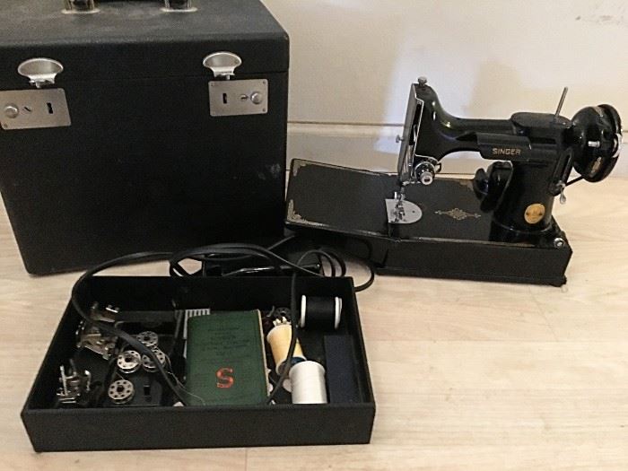 Portable Singer Sewing Machine 