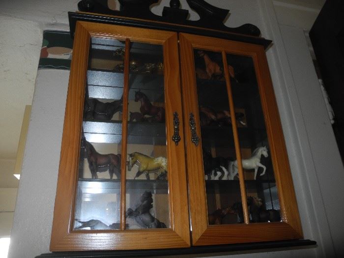Nice wall cabinet, horse figurines