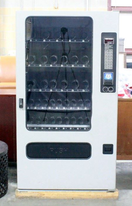 FSI Model 3141 Electronic Programmable Snack Vending Machine, SN# 107385099116, Includes Key, Powers Up, 37.5"W x 68"H x 31"D