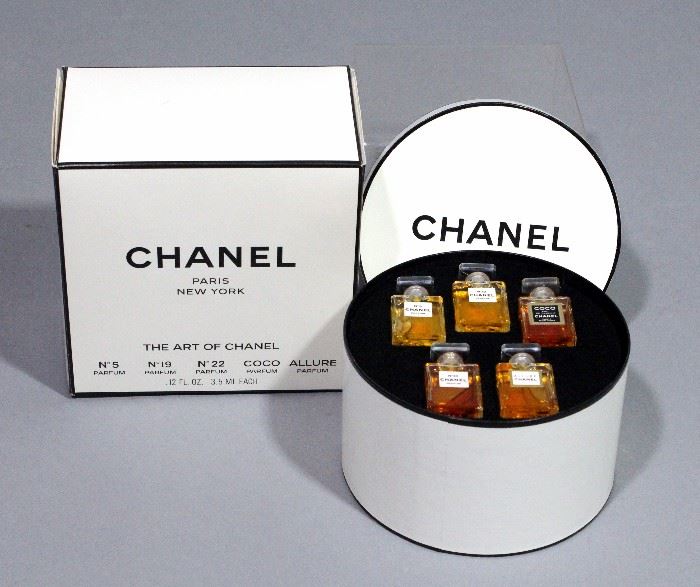 Chanel The Art of Chanel 5-Fragrance Perfume Set in Hat Box Display, 3.5ml .12 fl oz Bottles, Chanel No. 5, 19, 22, CoCo Chanel & Allure, New