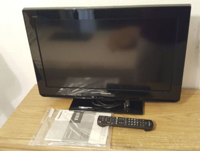 FKT055 Panasonic Viera 24" LCD TV with Remote
