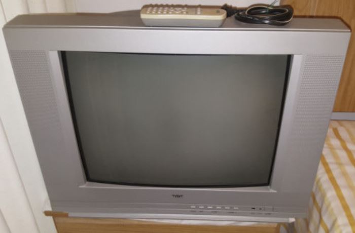 FKT057 Vintage 20" RCA CRT TV
