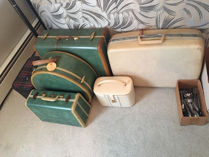 Vintage Luggage set and pieces