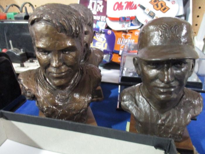 Limited Farve & Mantle busts