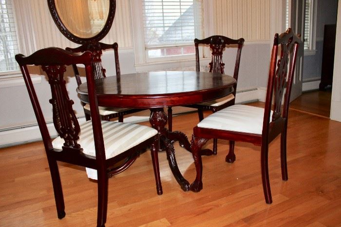 Mahogany Round Pedastal table with 4 matching Lyre Back chairs