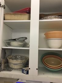 Vintage Pyrex bowl set