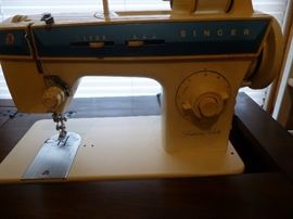 Vintage Singer, "Fashion Mate" with Cabinet