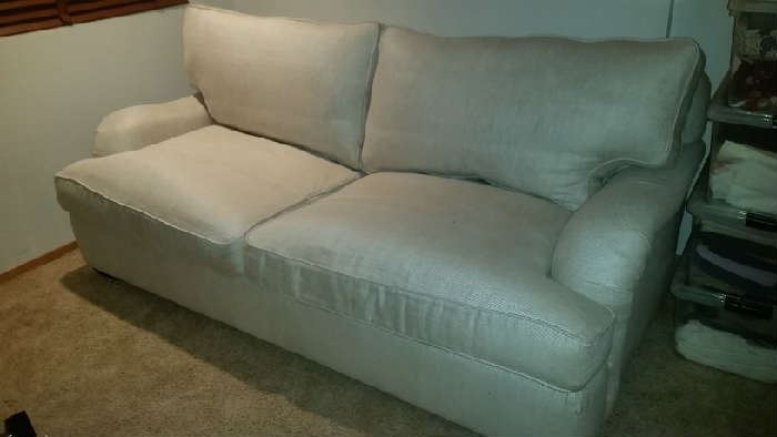 Very comfortable couch, 25% duck down 75% duck feather fill