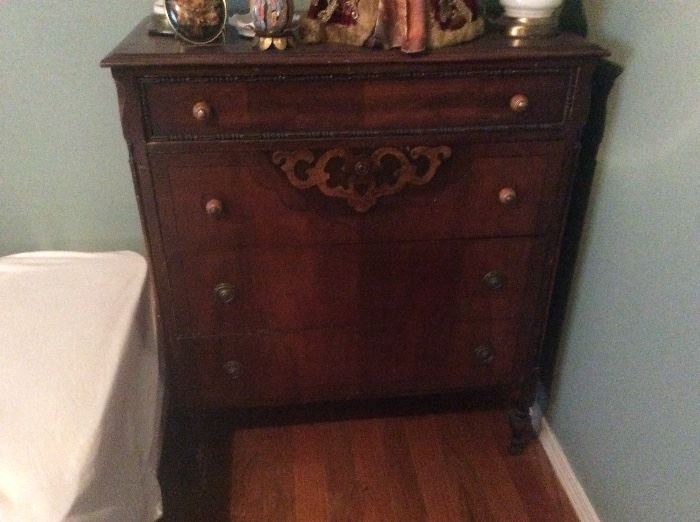 1940s chest of drawers