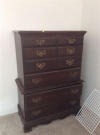 Early American style chest of drawers