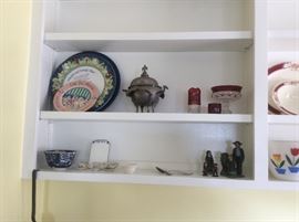 Collectibles, Amish people salt and pepper shaker set