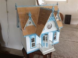 Retro doll house