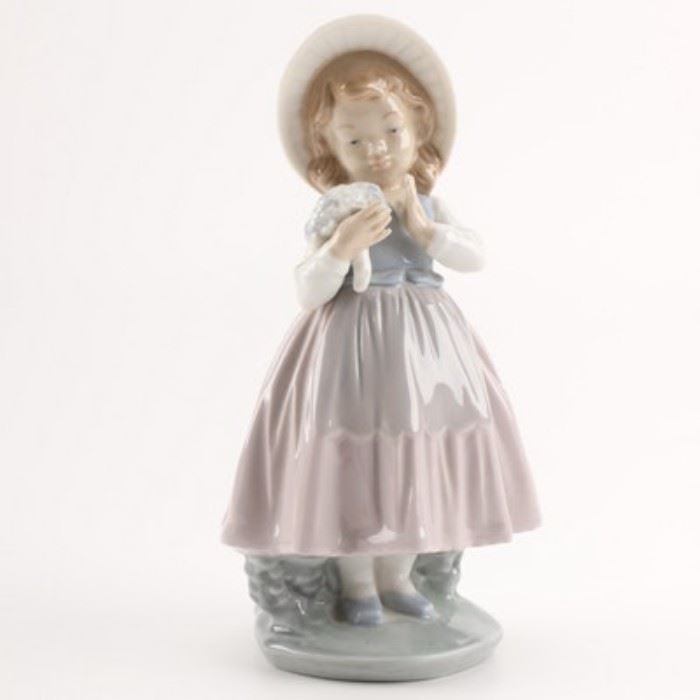 NAO by Lladro Girl 