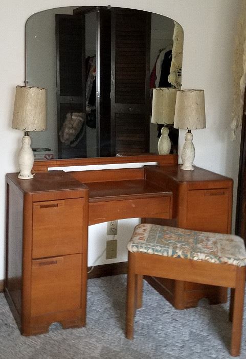 Dressing table, mirror & bench