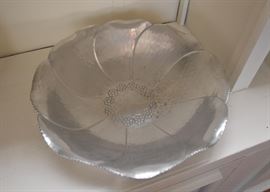 Hand Hammered Aluminum Buenilum Flower Bowl