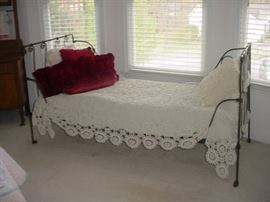 Great old day bed