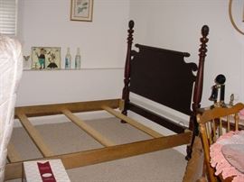 Antique pineapple bed