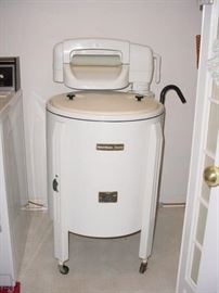 Vintage Speed Queen washer, still works