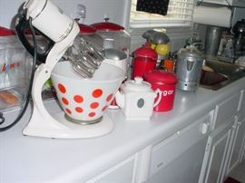 More vintage kitchen gadgets