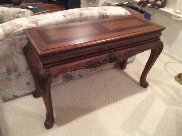 SOFA TABLE IN BEAUTIFUL CONDITION