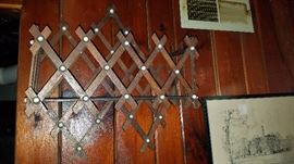 Nice wall rack (minor damage)