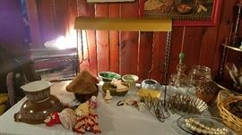 Great vintage growth light and flower pots