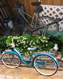 2 vintage bikes. Schwinn