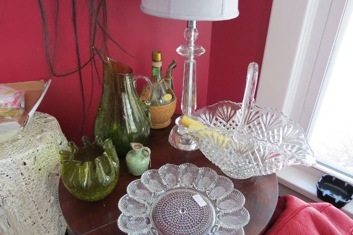 Assorted Decorative glassware