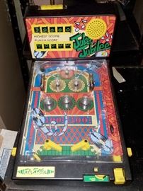 Toy pinball machine